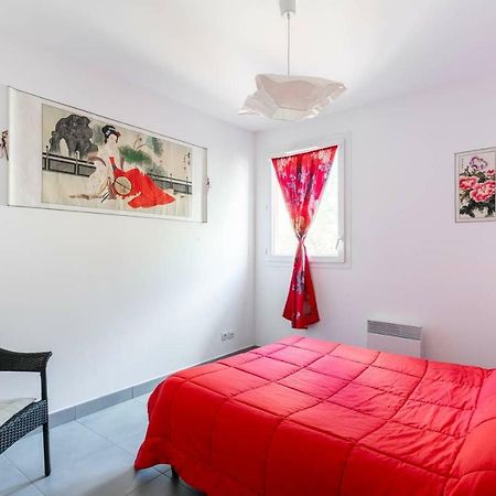 Aux Marches Du Soleil: Shared Apartment with Private Rooms Sete Exterior photo