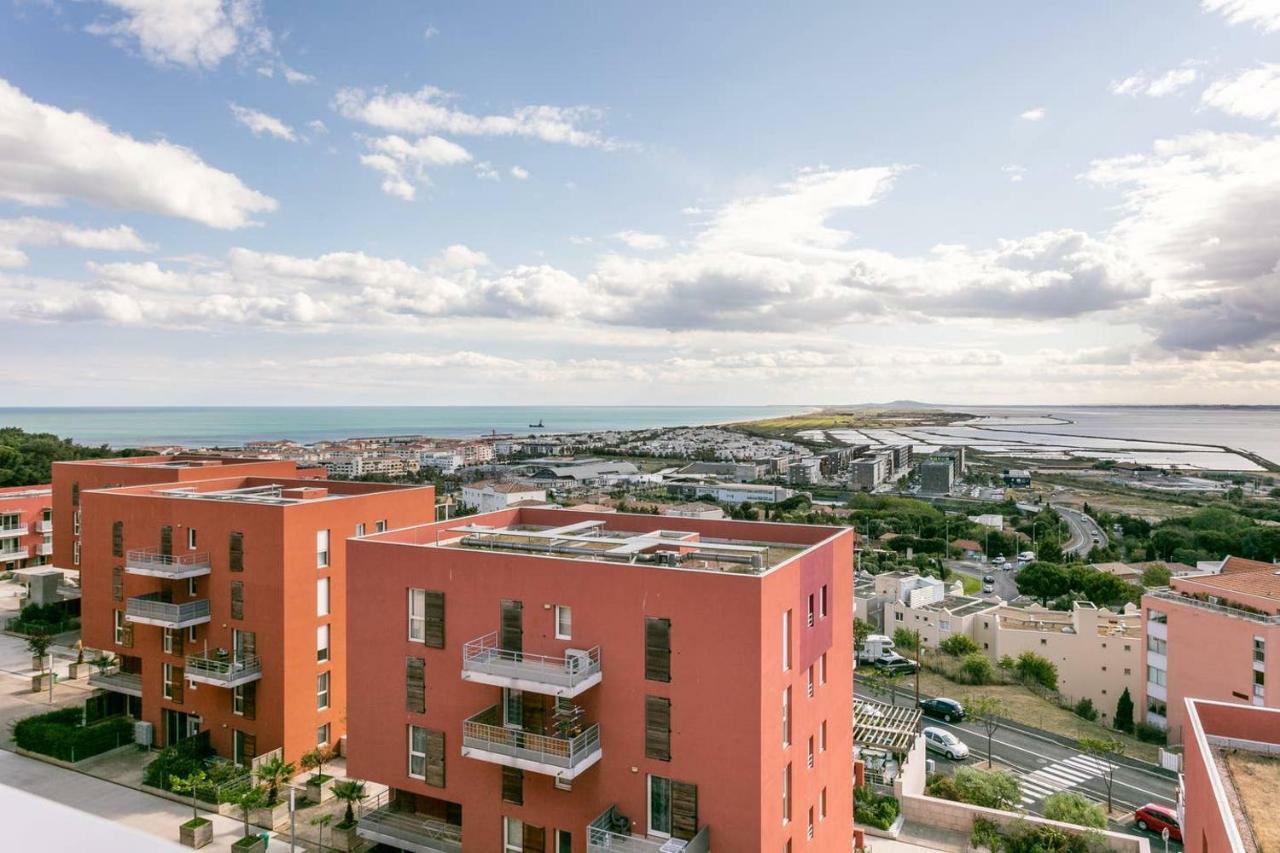 Aux Marches Du Soleil: Shared Apartment with Private Rooms Sete Exterior photo